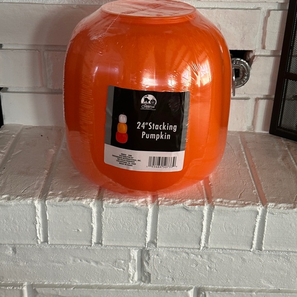 24” Stacking Pumpkins - Picture 2 of 3